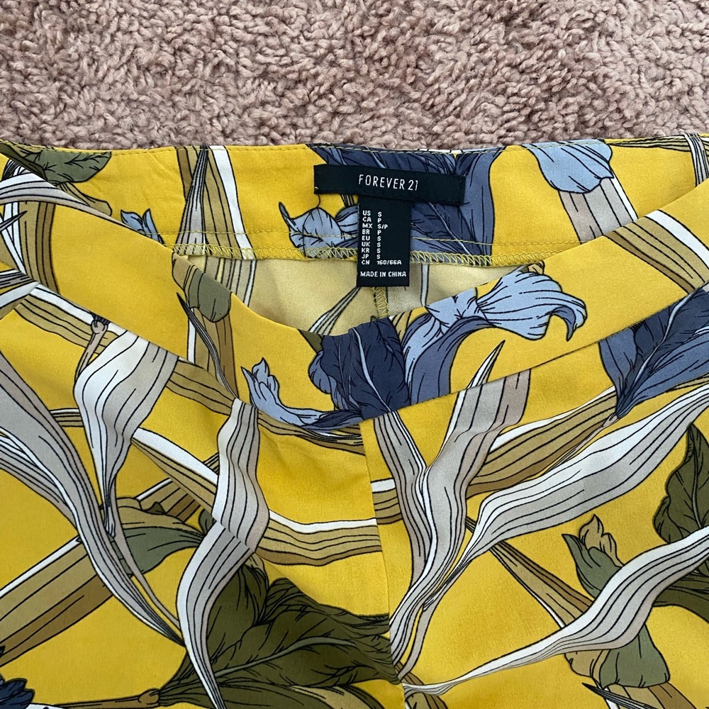 Floral Wide Leg Pants - Picture 2 of 3